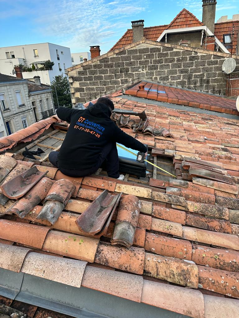 Pose de fenêtre de toit